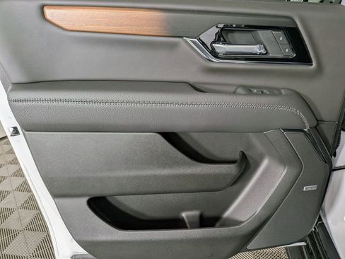 New 2026 GMC Yukon XL Denali w/ LPO, Floor Liner Package image 32