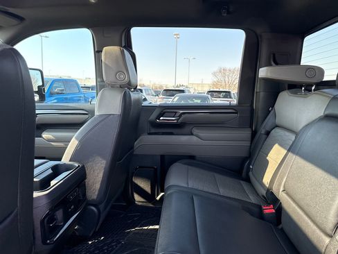 Used 2025 Chevrolet Silverado 2500 ZR2 w/ Technology Package image 15