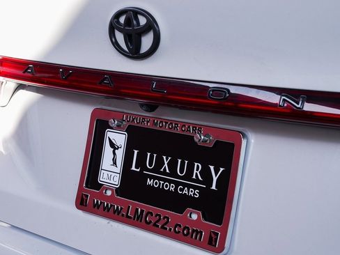 Used 2020 Toyota Avalon TRD image 17