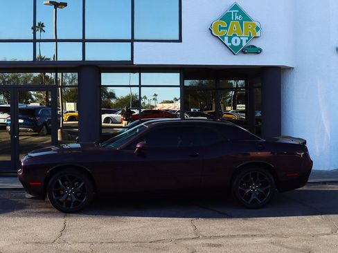 Used 2020 Dodge Challenger SXT w/ Blacktop Package image 8