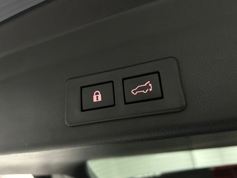 Used 2023 Subaru Ascent Limited AWD/4WD image 36