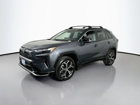 Used 2025 Toyota RAV4 XSE w/ Weather Package AWD/4WD image 3
