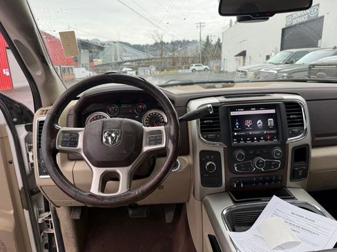 Used 2018 RAM 3500 Laramie w/ Convenience Group image 9