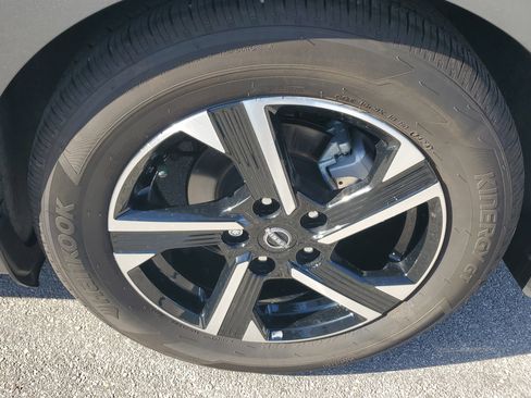 Used 2025 Nissan Sentra SV image 28