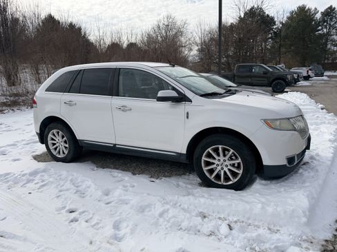 Used 2011 Lincoln MKX AWD w/ 101A Rapid Spec Order Code image 5