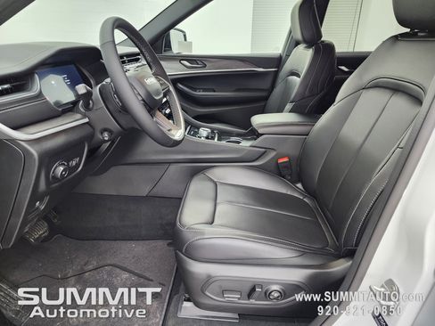 New 2025 Jeep Grand Cherokee Limited w/ Luxury Tech Group II image 8