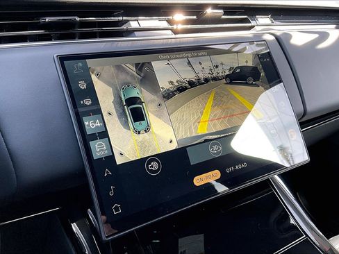 Used 2025 Land Rover Range Rover Sport image 21