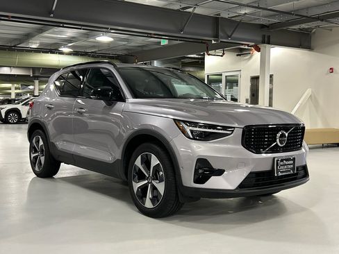 Used 2026 Volvo XC40 B5 Plus w/ Protection Package Premier AWD/4WD image 1
