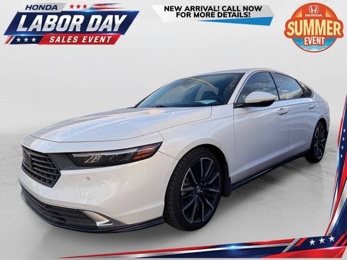 Certified 2023 Honda Accord Touring image 1