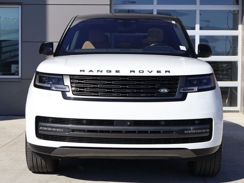 Certified 2023 Land Rover Range Rover SE image 2