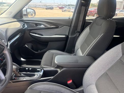 Used 2022 Chevrolet TrailBlazer LT w/ Confidence II Package FWD image 40