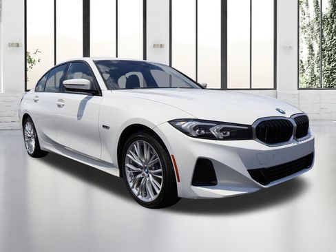 Used 2023 BMW 330e w/ Driving Assistance Package RWD image 7