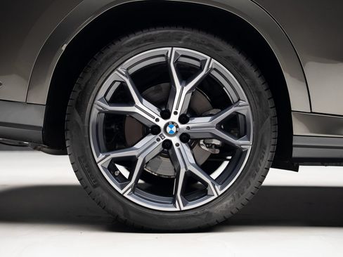 Used 2026 BMW X6 xDrive40i AWD/4WD image 38