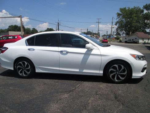 Used 2017 Honda Accord EX-L image 6