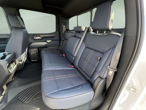 Certified 2024 Chevrolet Silverado 1500 High Country w/ High Country Premium Package image 26