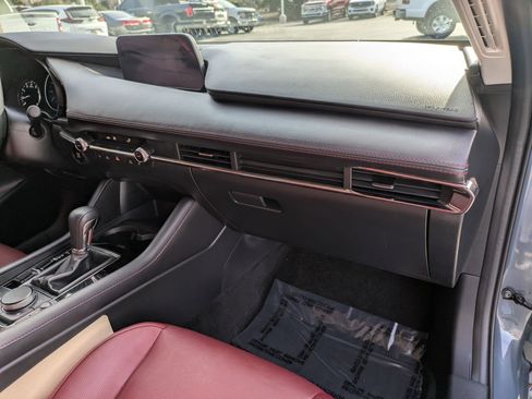 Used 2023 MAZDA MAZDA3 s image 32