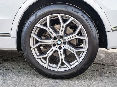 Used 2023 BMW X7 xDrive40i w/ Premium Package AWD/4WD image 8