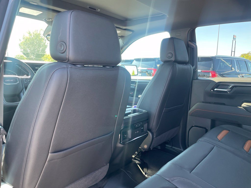 New 2026 GMC Sierra 1500 AT4 w/ AT4 Premium Package AWD/4WD image 24