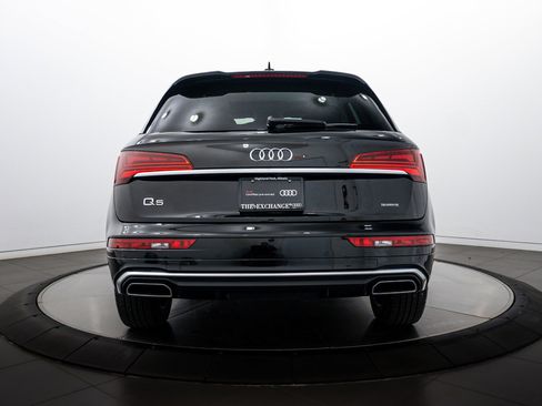 Certified 2025 Audi Q5 2.0T Premium Plus image 24