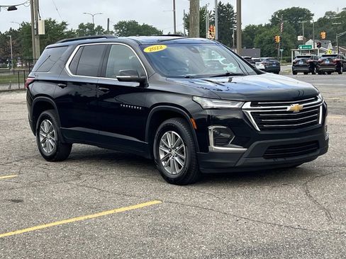 Used 2022 Chevrolet Traverse LT FWD image 7