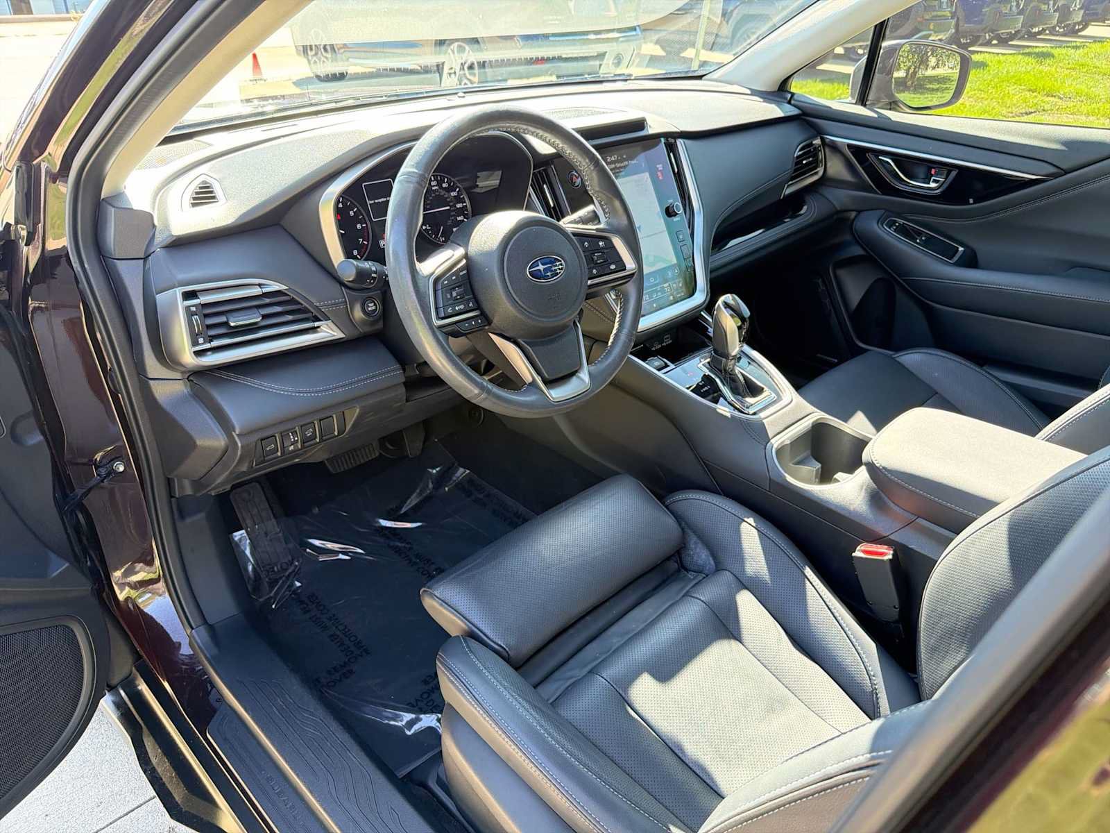 Used 2024 Subaru Outback Touring AWD/4WD image 2