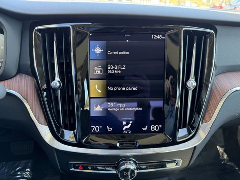 Certified 2022 Volvo S60 B5 Momentum w/ Premium Package image 20