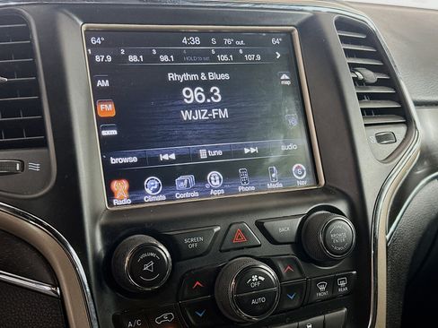 Used 2017 Jeep Grand Cherokee Limited w/ Luxury Group II AWD/4WD image 21