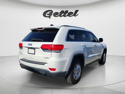 Used 2018 Jeep Grand Cherokee Laredo AWD/4WD image 3