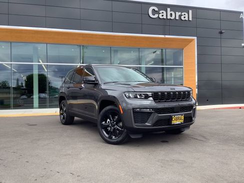 New 2026 Jeep Grand Cherokee Limited image 2