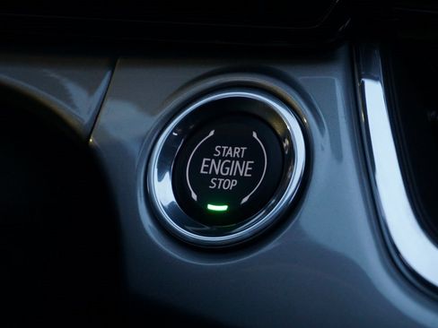 New 2026 Chevrolet Trax LT w/ Sunroof Package image 17