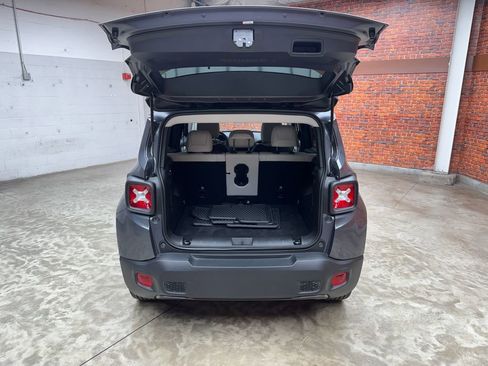 Used 2022 Jeep Renegade Limited AWD/4WD image 28