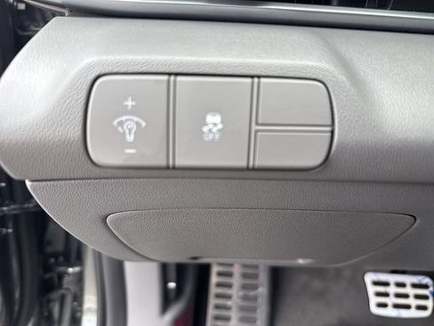 Used 2025 Hyundai Elantra Sport FWD image 36