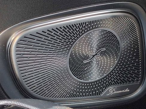 Used 2024 Mercedes-Benz GLC 300 4MATIC image 33