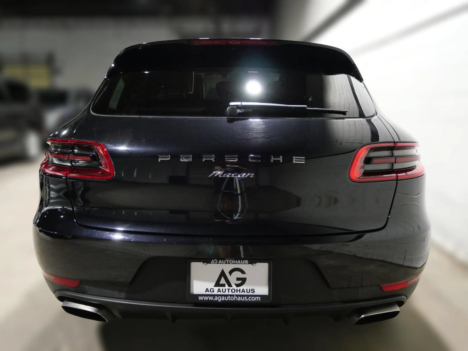 Used 2018 Porsche Macan w/ Premium Package Plus AWD/4WD image 5