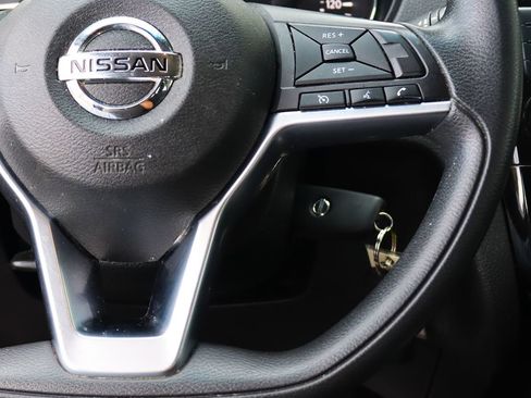 Used 2020 Nissan Rogue S FWD image 52