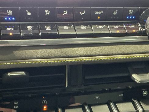 Used 2026 Chevrolet Colorado ZR2 w/ Technology Package image 17