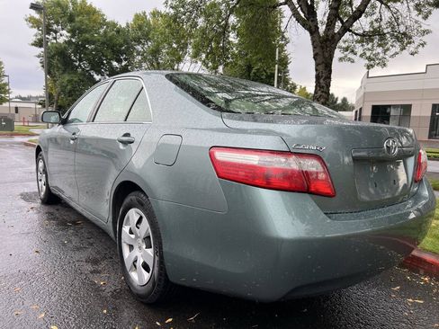 Used 2007 Toyota Camry LE FWD image 3