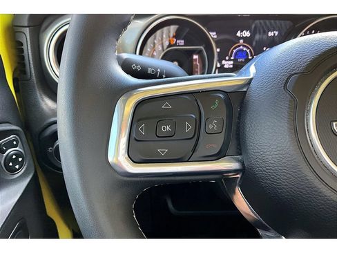 Used 2023 Jeep Wrangler Unlimited Sahara AWD/4WD image 11