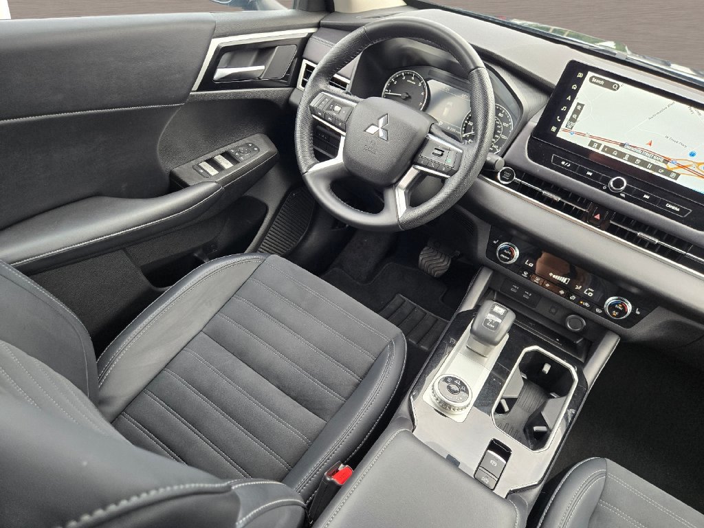 Used 2025 Mitsubishi Outlander SE AWD/4WD image 17