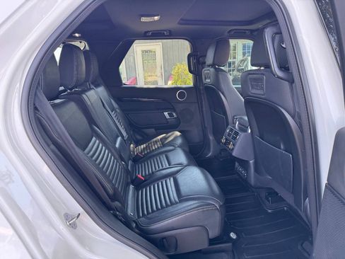 Used 2022 Land Rover Discovery S AWD/4WD image 42