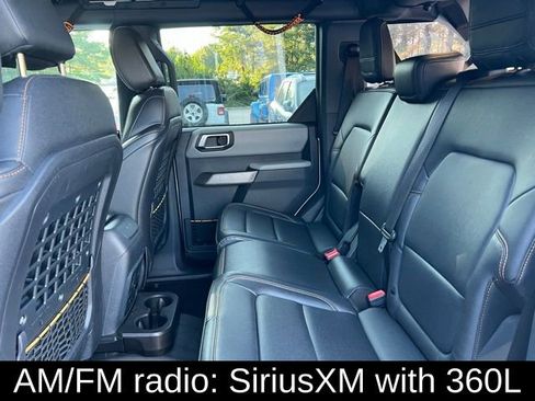 Used 2023 Ford Bronco Badlands image 11