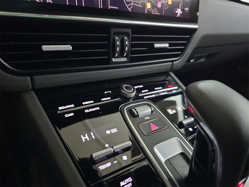 Used 2023 Porsche Cayenne GTS image 27