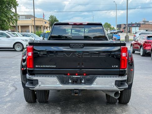 Used 2025 Chevrolet Silverado 3500 LTZ w/ LTZ Convenience Package AWD/4WD image 17