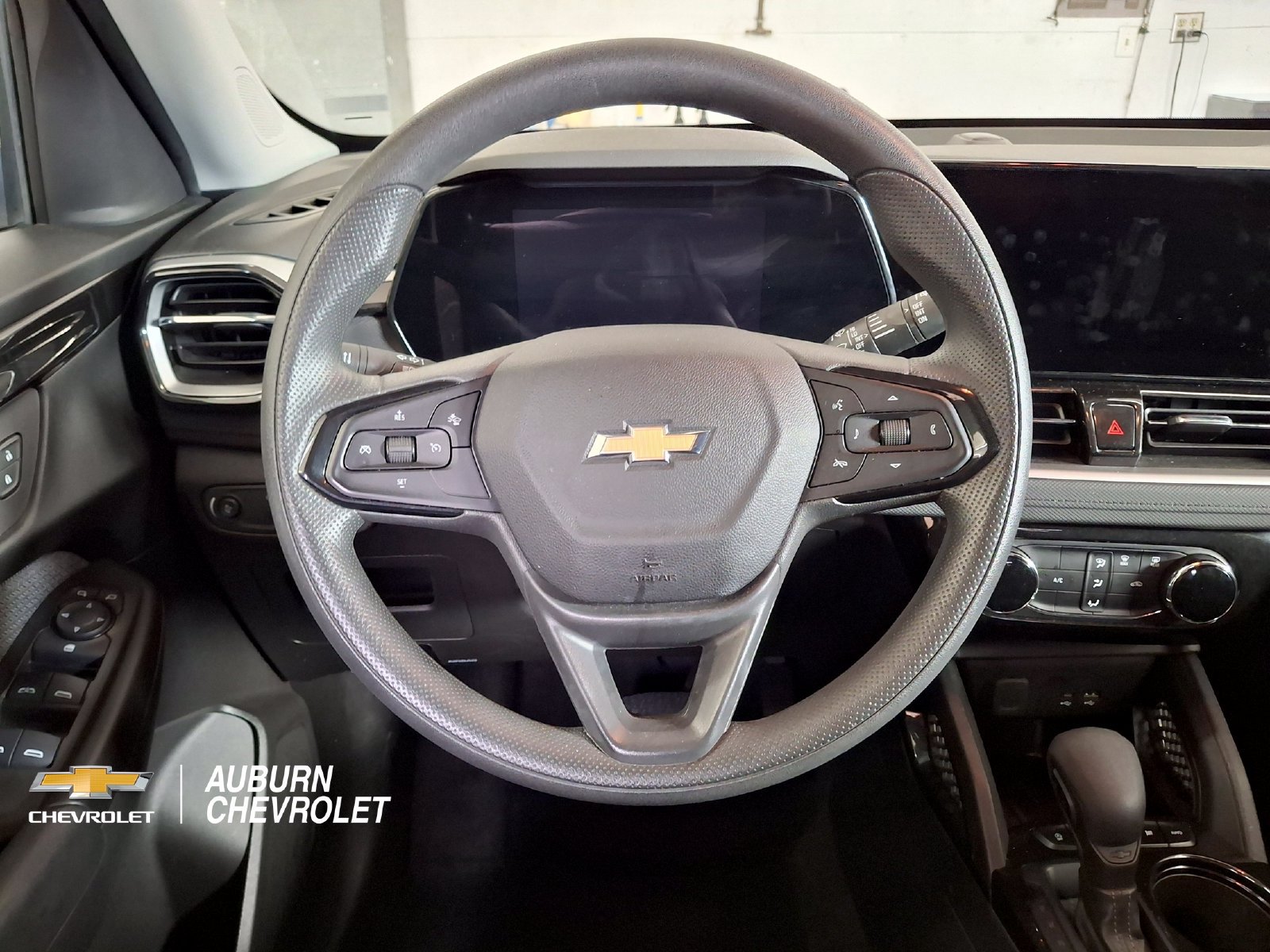 Used 2025 Chevrolet TrailBlazer LT AWD/4WD image 8