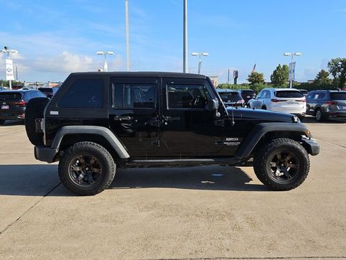 Used 2014 Jeep Wrangler Unlimited Sport w/ Quick Order Package 24S AWD/4WD image 4