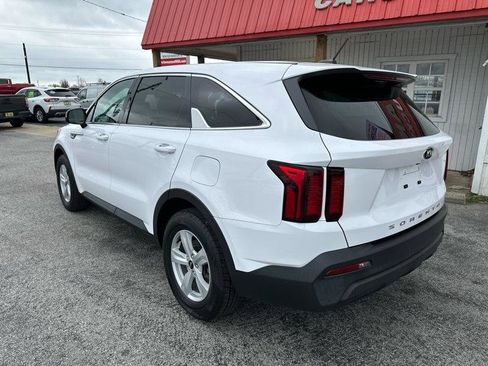 Used 2021 Kia Sorento LX image 13