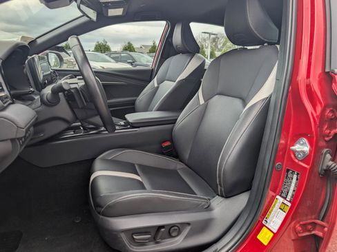 Used 2025 Toyota Camry SE image 39