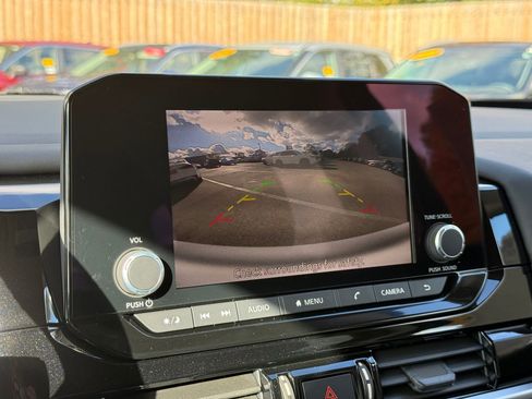 New 2025 Nissan Pathfinder SV image 12