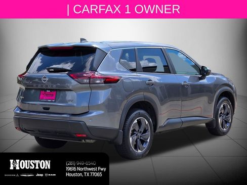 Used 2024 Nissan Rogue SV FWD image 4