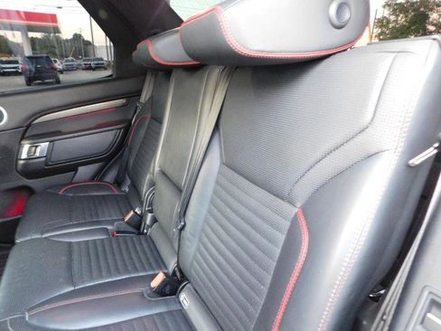 Used 2018 Land Rover Discovery HSE Luxury image 17